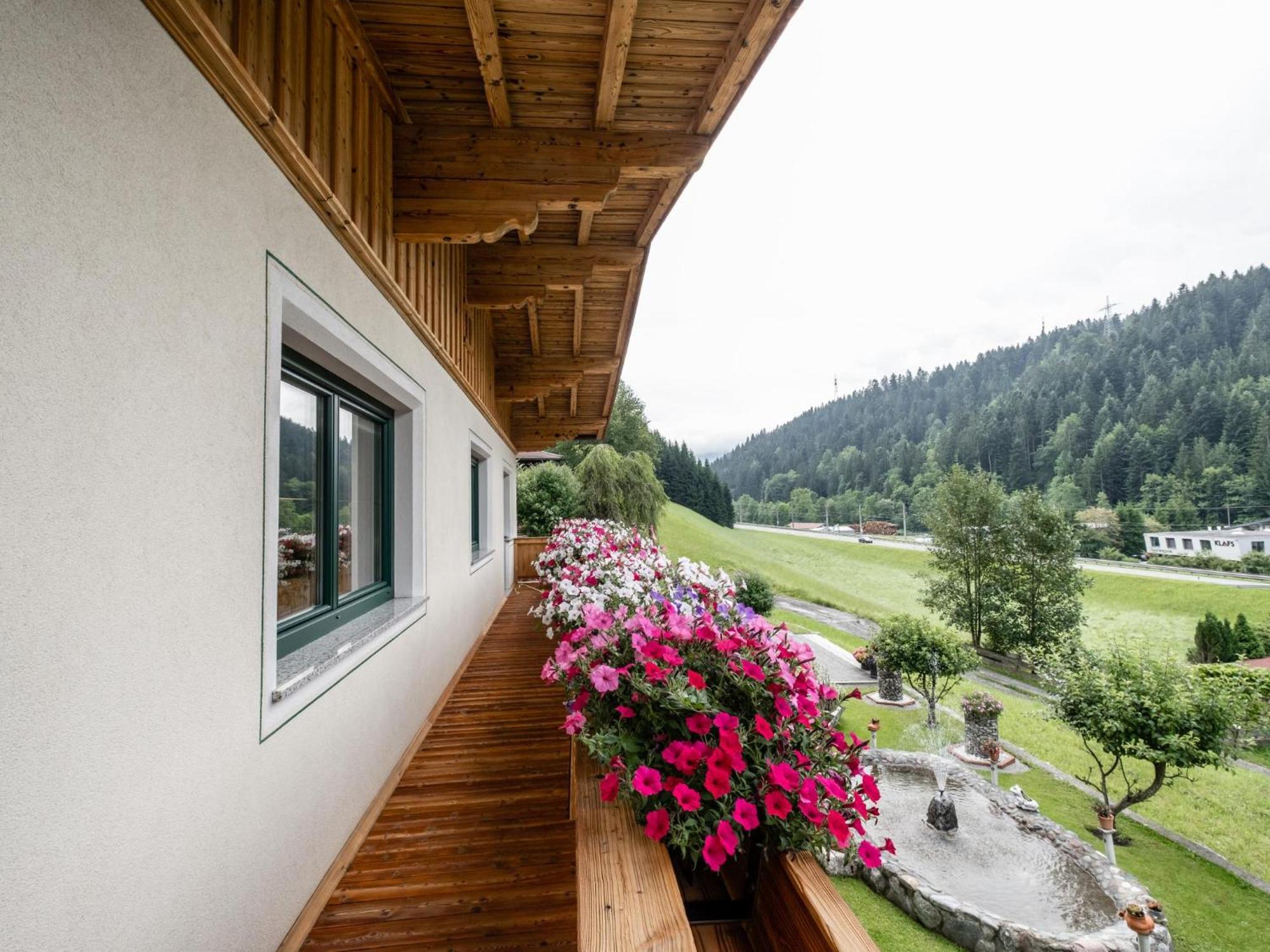 Haus Am Waldrand Apartment Hopfgarten im Brixental Exterior photo